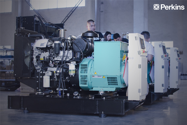 柴油發(fā)電機組廠家.jpg 柴油發(fā)電機組廠家.jpg